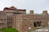 Tarlag County, Golok, Qinghai Province: Lion and Dragon Palace of King Gesar