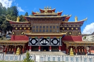 Monks at Dordong Monastery Actively Learn the Standard Spoken and Written Chinese language