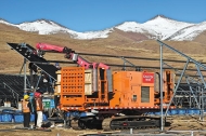 Robots ease high-altitude construction in Xizang