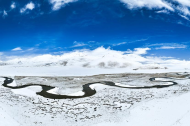 Snow scenery of Qiangtang grassland in Nagqu City, China's Xizang
