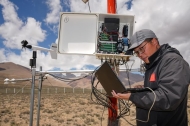 ChineseToday | Monitoring chief devotes to scientific research in the Mount Qomolangma region