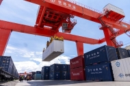 InXizang | Lhasa West freight yard handles over 100 million tonnes of cargo