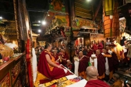 Panchen Rinpoche participates in religious services in Lhasa's Jokhang Temple