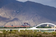 Smart tech keeps 53 uncrewed stations safe on Qinghai-Xizang Railway