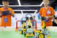 Xinhua Headlines: Chinese teenagers flock to tech frontline to touch the future amid AI study-tour boom