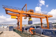 Dry ports deliver Chinese inland goods more efficiently to int'l market