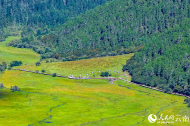 Explore Potatso National Park in early autumn