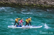15-country rafting teams ride the waves at the highland waters of Nyingchi, Xizang