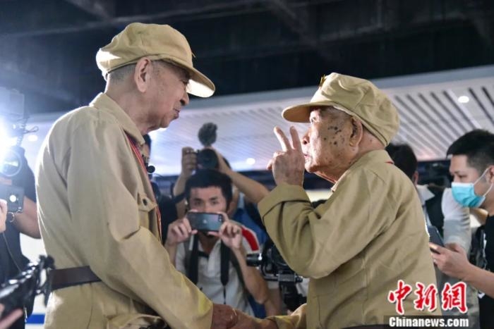 點(diǎn)擊進(jìn)入下一頁