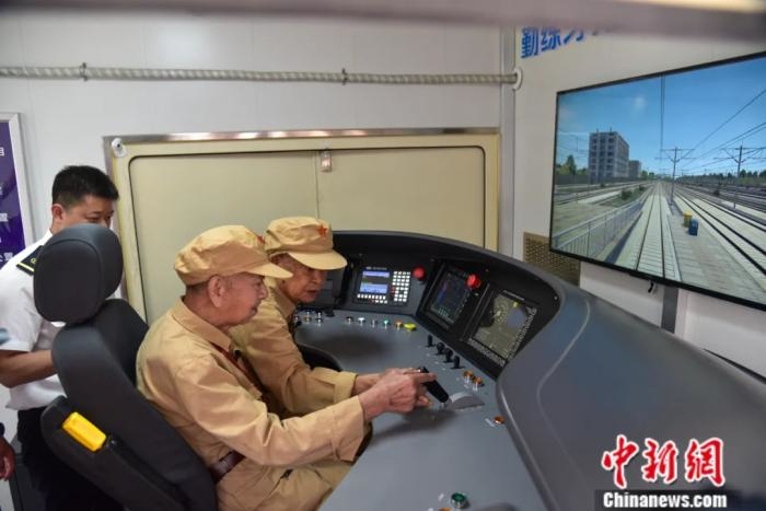 點(diǎn)擊進(jìn)入下一頁
