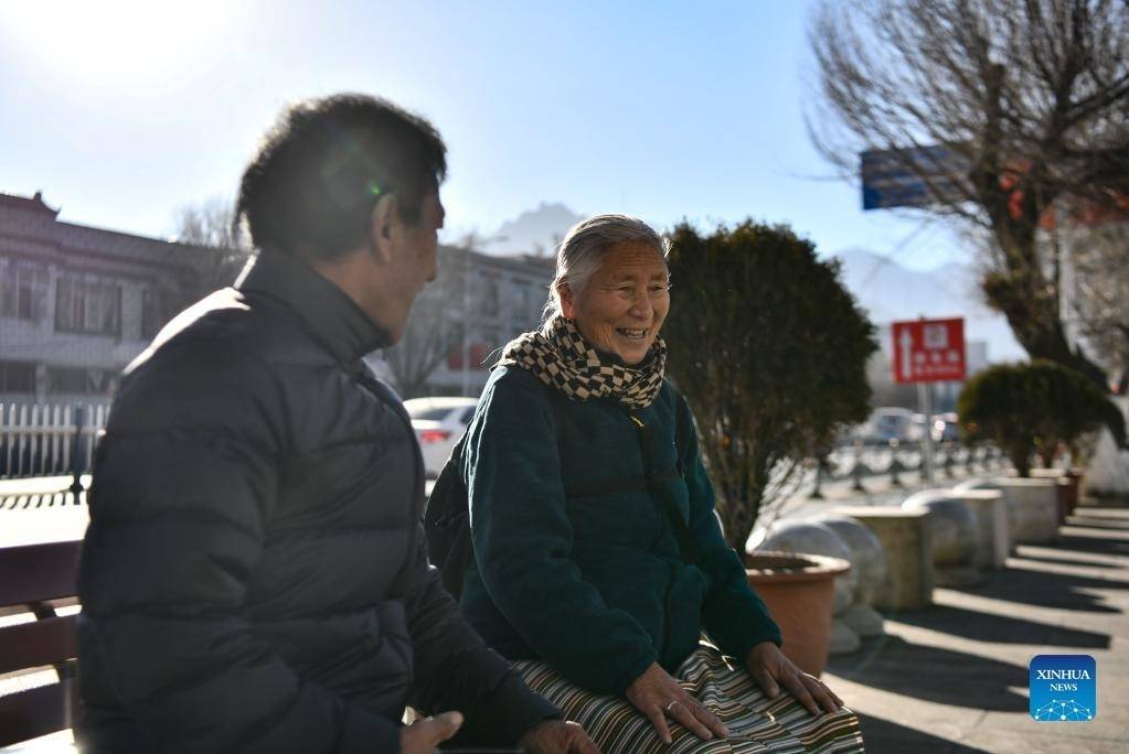 Image archives of former serf in Tibet: Dawa Lhadron