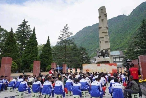 ༼མཐོ་སྒང་ལ་སྐར་དམར་འཚེར་༽གསར་འགྱུར་བྱ་འགུལ་ཆེན་མོ་འགོ་ཚུགས།