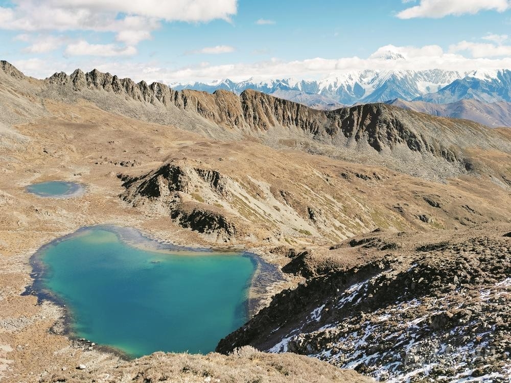 དར་མདོ་ནས་མཚོ་ལ་བརྒྱུད་དེ་གངས་དཀར་རི་བོའི་མཛེས་ལྗོངས་ཉམས་སུ་མྱོང་དུ་སྐྱོད།
