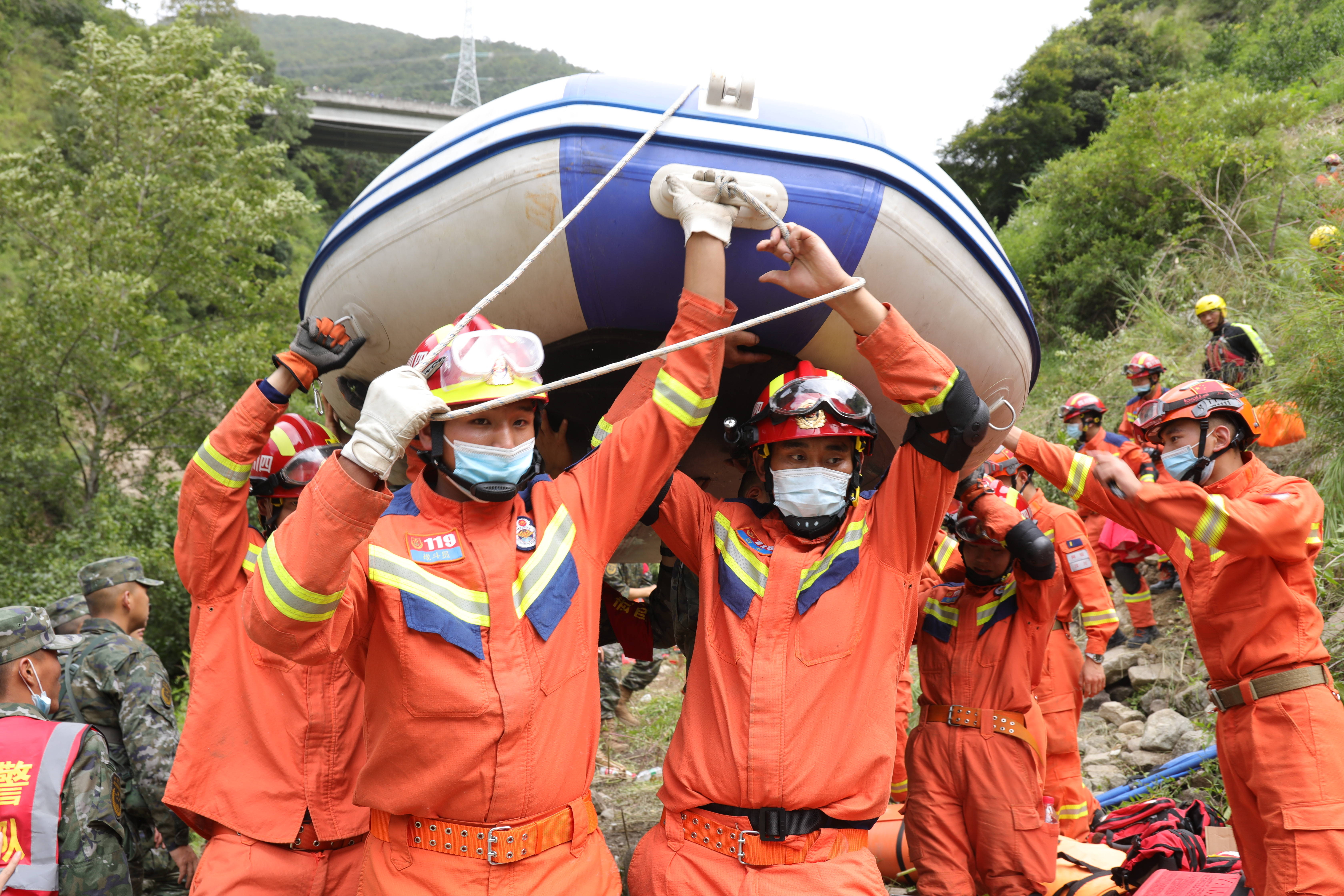 地震無情 人間有愛