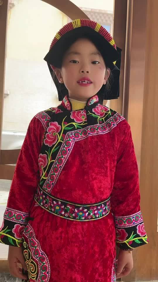 場景歌
朗誦：娜姆卓
阿壩州若爾蓋縣達扎寺小學