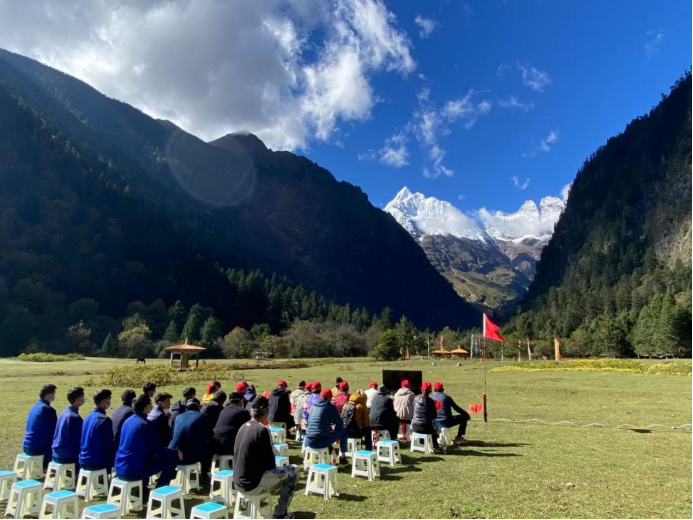 迪庆藏族自治州各界收看二十大开幕盛况