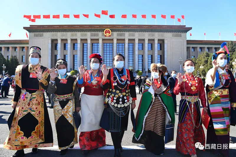 ༄༅།།བོད་ལྗོངས་ཀྱི་འཐུས་མི་རྣམས་ཚོགས་ར་ནས་ཐོན།
