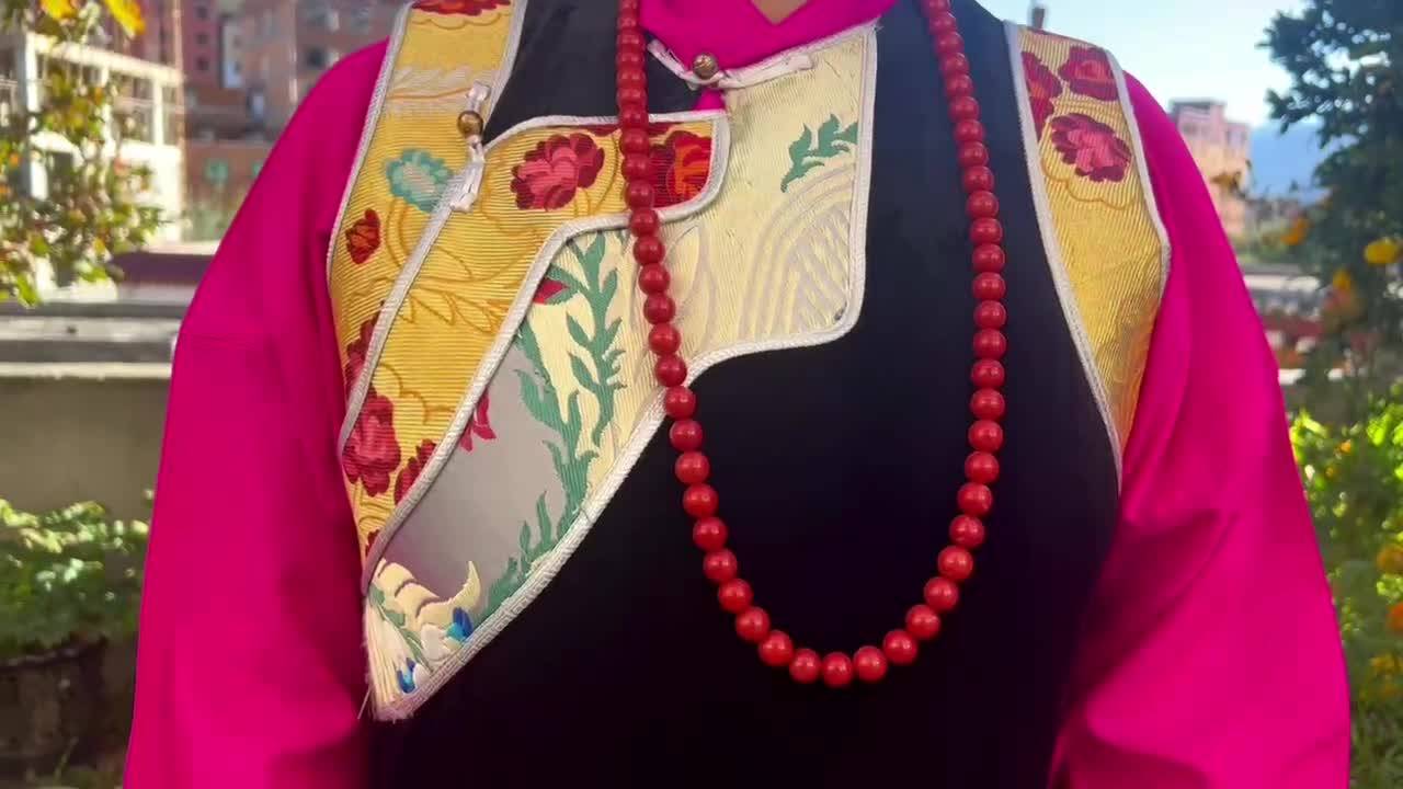 #康巴卫视行走高原 一起认识独具特色的巴塘服饰
