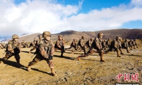 西藏山南军分区某团组织实弹射击考核