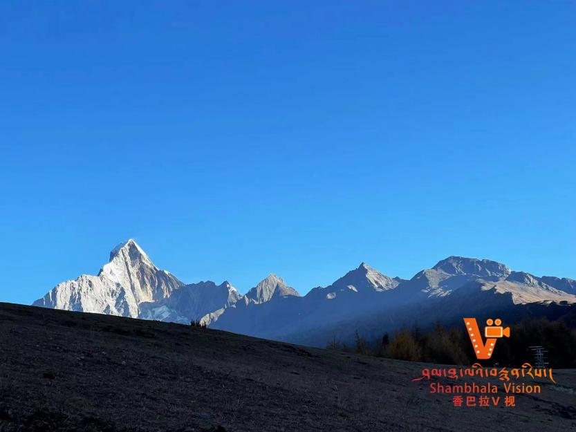 去阿坝州，邂逅最美雪山