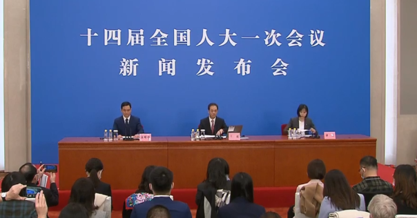 这场发布会上，发言人回应多个热点问题