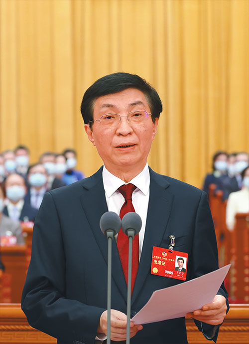 ཟླ་3ཚེས་4ཉིན་ཀྲུང་གོ་མི་དམངས་ཆབ་སྲིད་གྲོས་མོལ་ཚོགས་འདུ་སྐབས་བཅུ་བཞི་པའི་རྒྱལ་ཡོངས་ཨུ་ཡོན་ལྷན་ཁང་གི་ཚོགས་འདུ་ཐེངས་དང་པོ་པེ་ཅིང་མི་དམངས་ཚོགས་ཁང་ཆེ་མོར་འགོ་ཚུགས་ཤིང་། འདི་ནི་ཝང་ཧུའུ་ཉིང་གིས་འགོ་ཚུགས་ཚོགས་འདུ་གཙོ་སྐྱོང་གནང་བཞིན་པ།