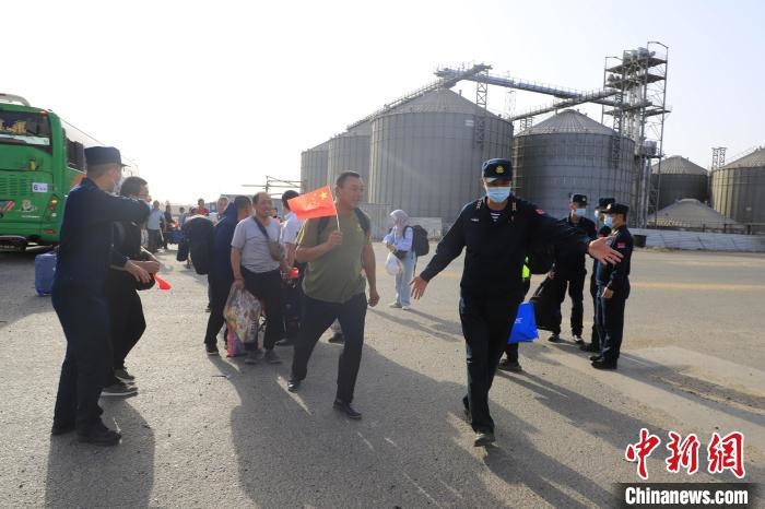 中國海軍南寧艦、微山湖艦緊急撤離我在蘇丹人員