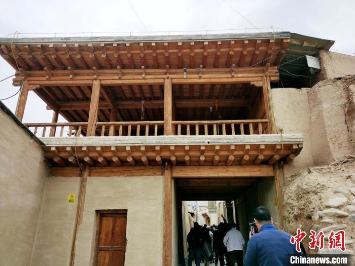 探訪青海郭麻日古堡：700年“軍營城”兼具傳統與現代風