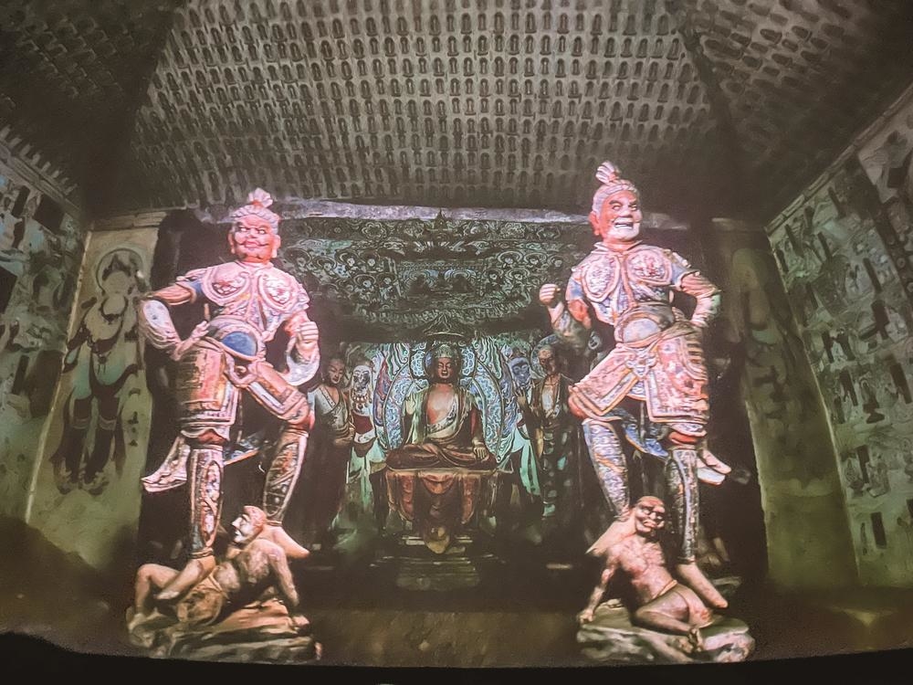ཏུན་ཧོང་མའོ་ཀའོ་ཁུའུ་འམ་སྟོང་སྐུའི་བྲག་ཕུག་གི་ངོ་སྤྲོད་རགས་པ།