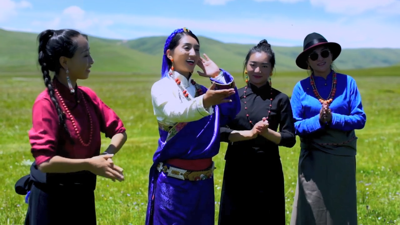 བུ་མོ་ཚེ་རིང་མཚོ་མོ།