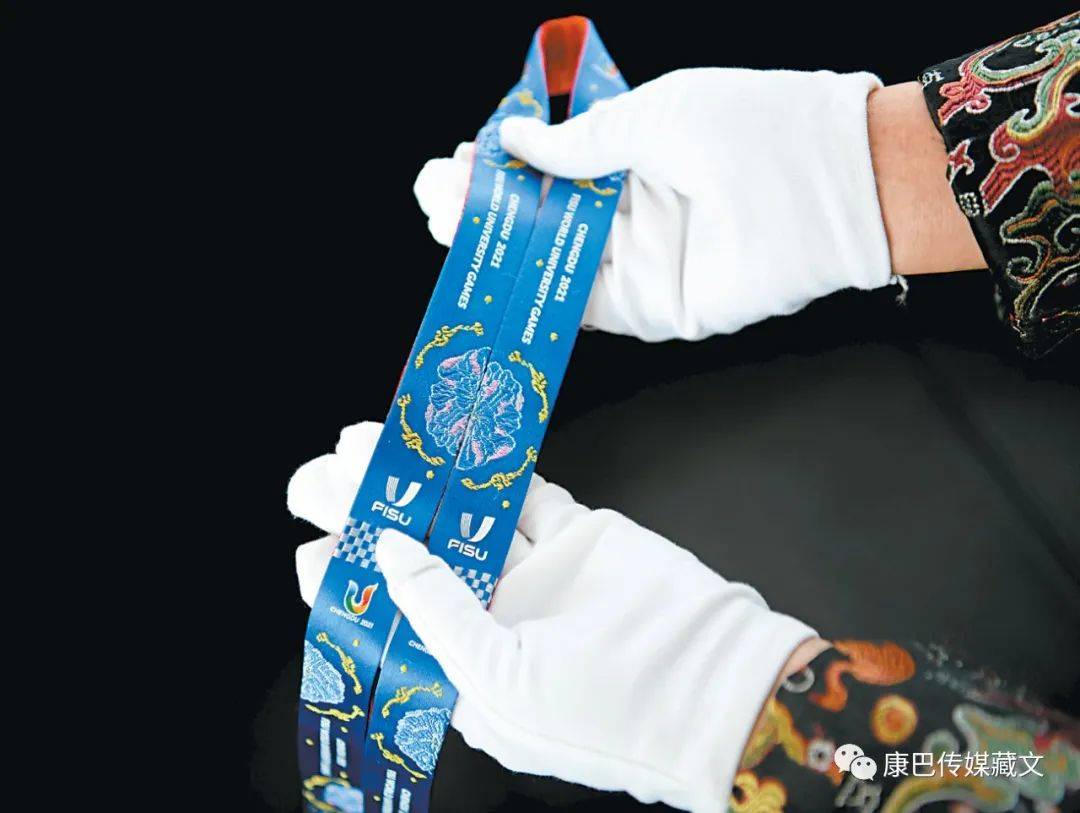 གཟེངས་བསྟོད་ཞགས་རྒྱན་འདི་ལ་སི་ཁྲོན་གྱི་ཁྱད་ཆོས་ཡོད།