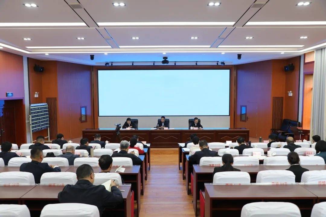 主題教育 | 玉樹州委理論學習中心組主題教育讀書班開班——推動習近平新時代中國特色社會主義思想在玉樹走深走實 蔡成勇作動員講話