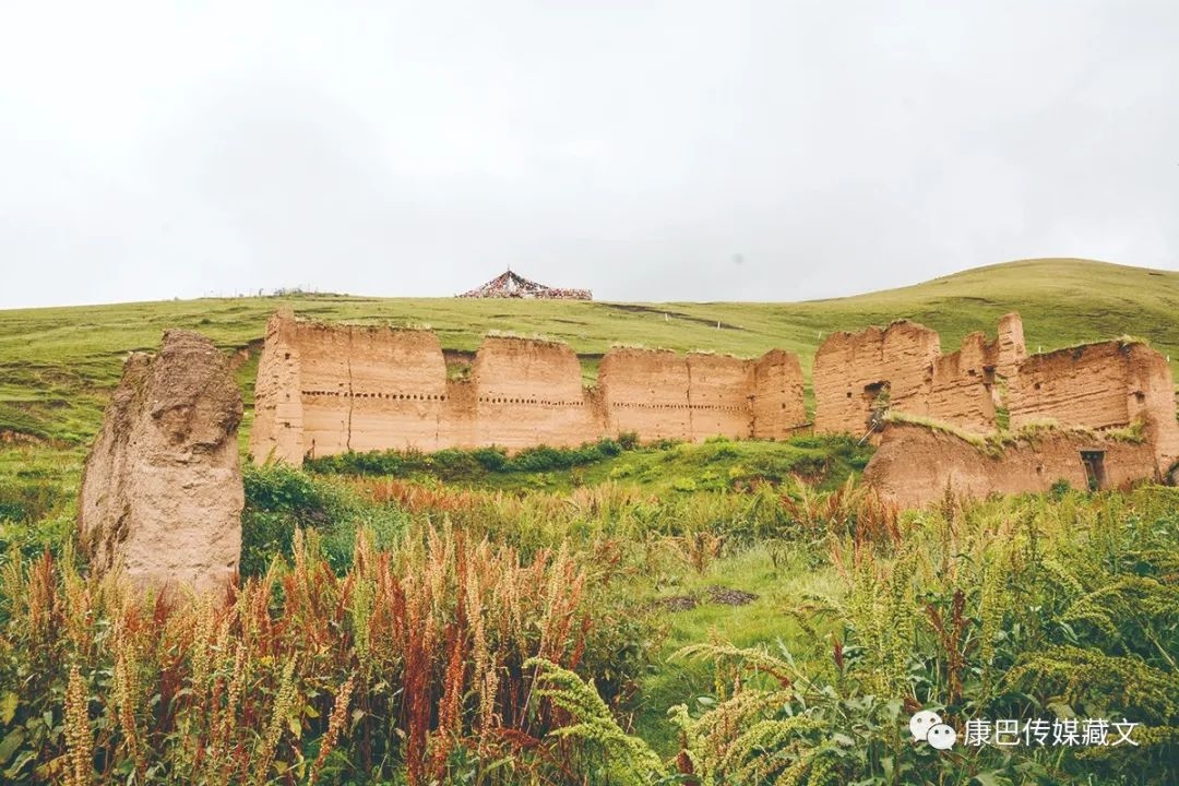 ཡིད་ལྷུང་ས་ཆའི་ལྷ་རུ་དཔོན་གྱི་མཁར་ཤུལ་དང་གླིང་གི་རྗེས་ཤུལ།