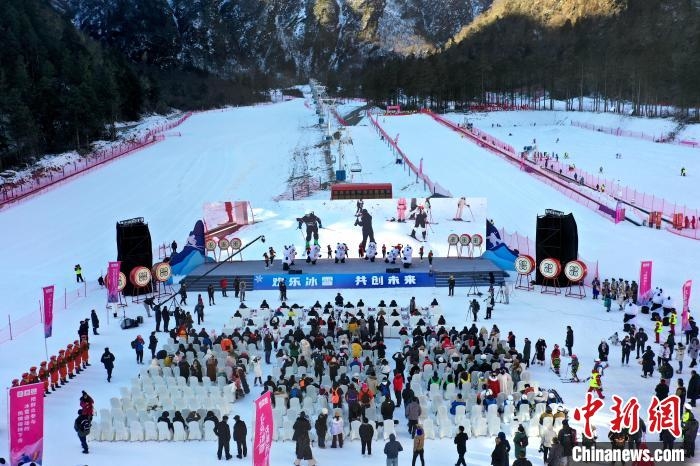 四川汶川羌人谷滑雪場正式開滑