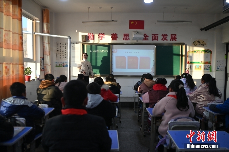 甘肅積石山地震災(zāi)區(qū)中小學(xué)有序復(fù)課