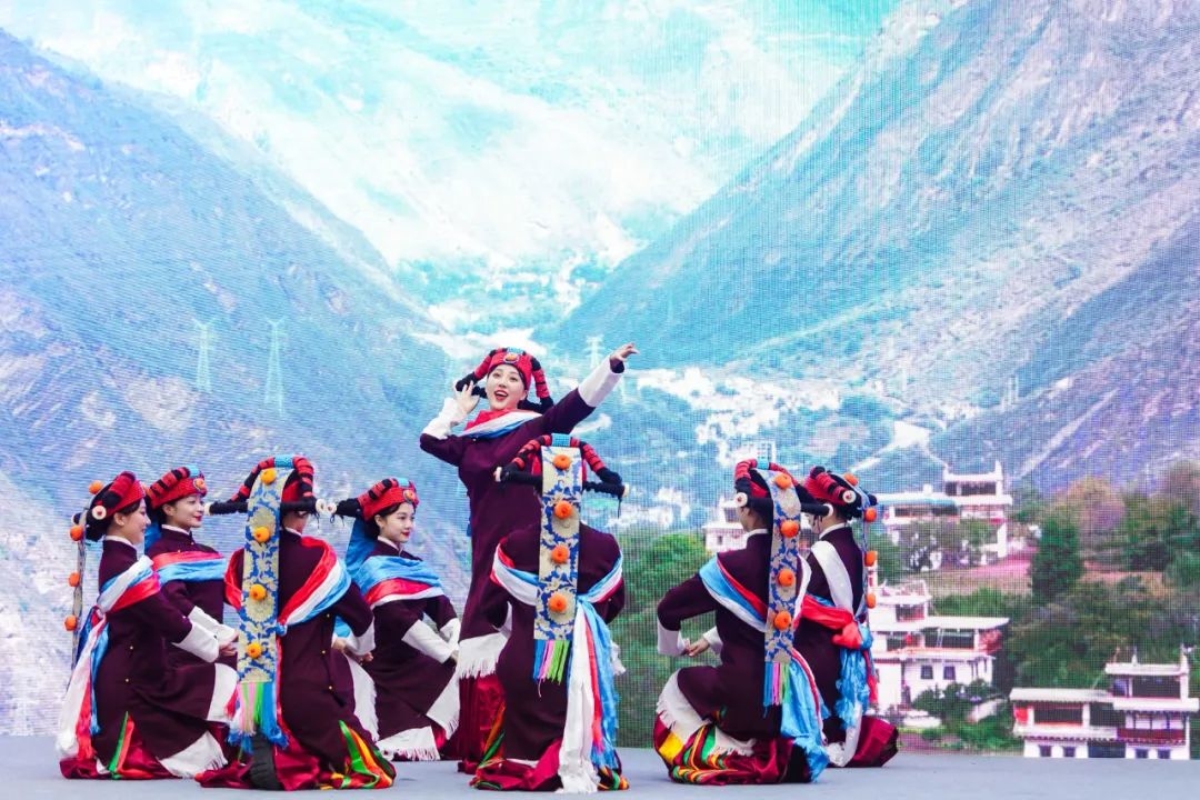 ཟླ་འདིའི་ཚེས26ལ་རྒྱལ་རོང་བོད་ཀྱི་དམངས་སྲོལ་དུས་ཆེན་བསུ་རྒྱུ་རེད།