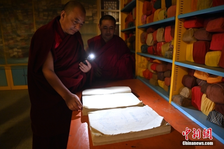 “世界藏學府”拉卜楞寺6.8萬余函藏文古籍建檔歸案