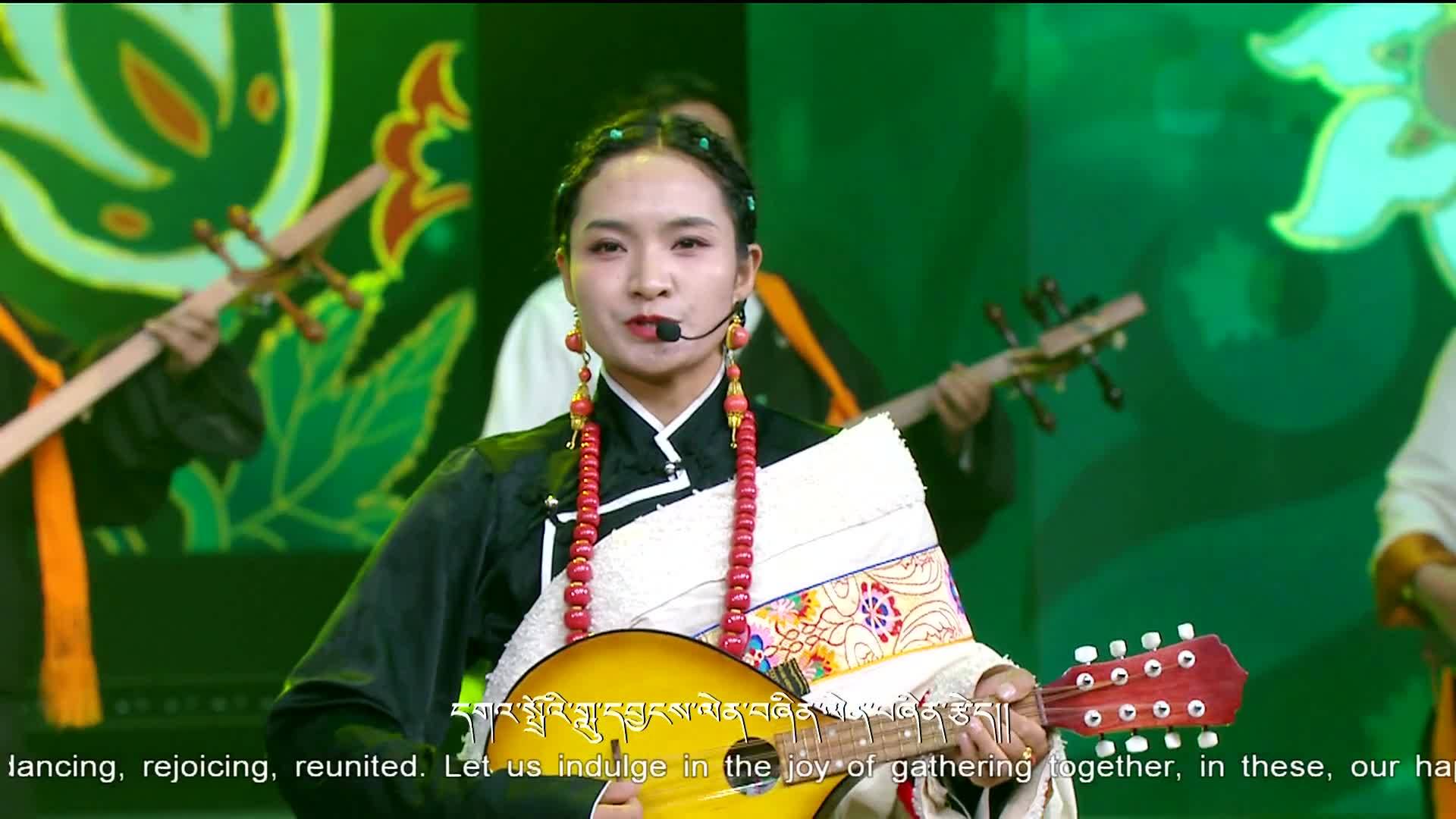 Song with performance: Gathering