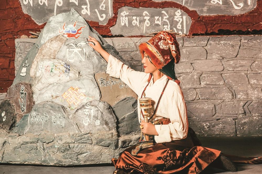 ལ་གླུའི་ལྷ་མོ།