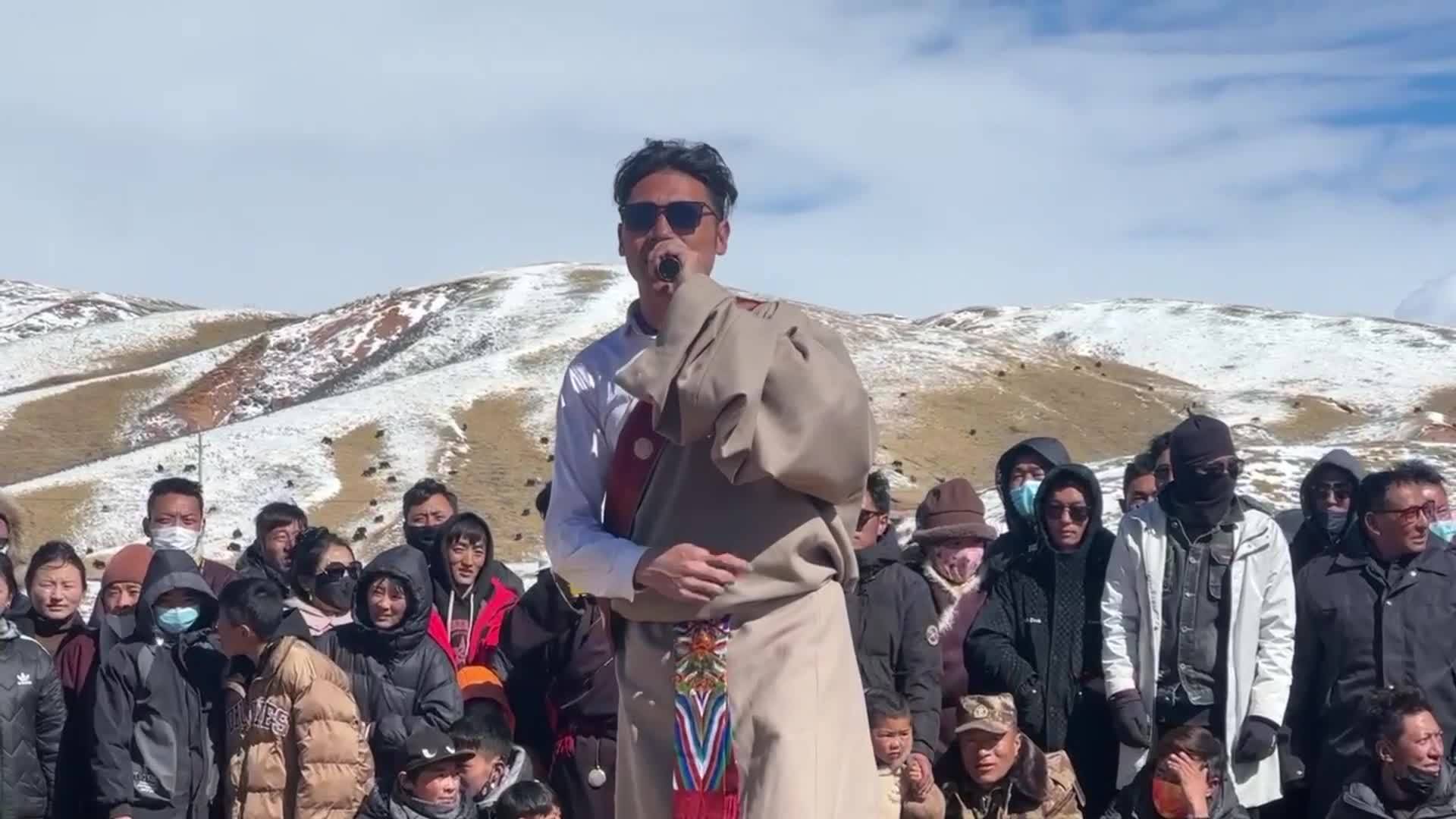 Singing clip during the Niuga activity