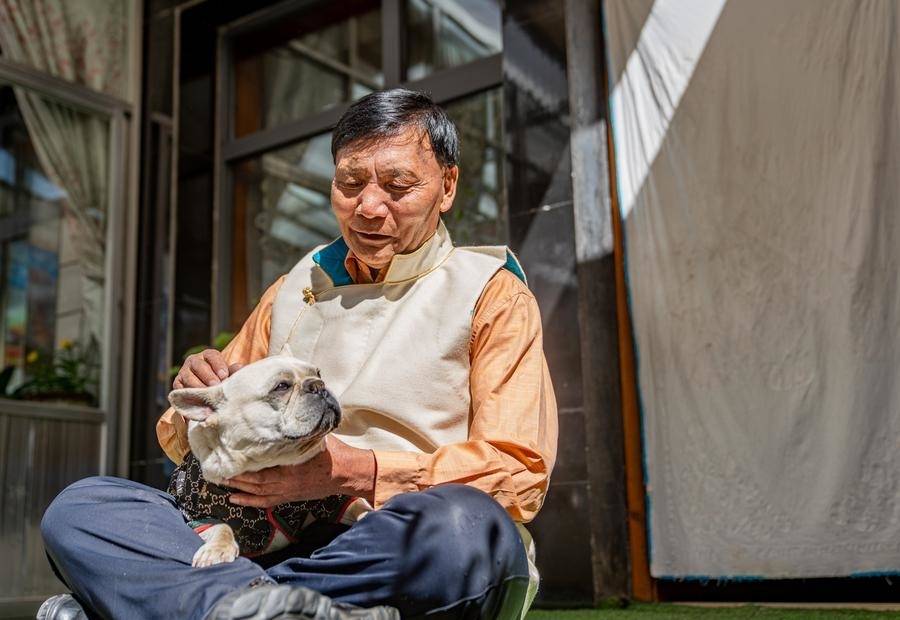 Education paves way for former serf in Xizang