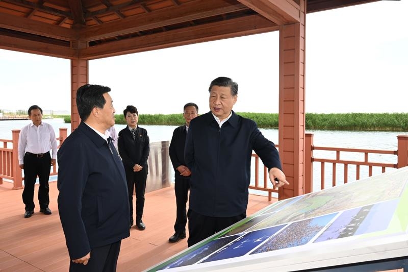 △2023年6月5日，習近平總書記在烏梁素海考察。