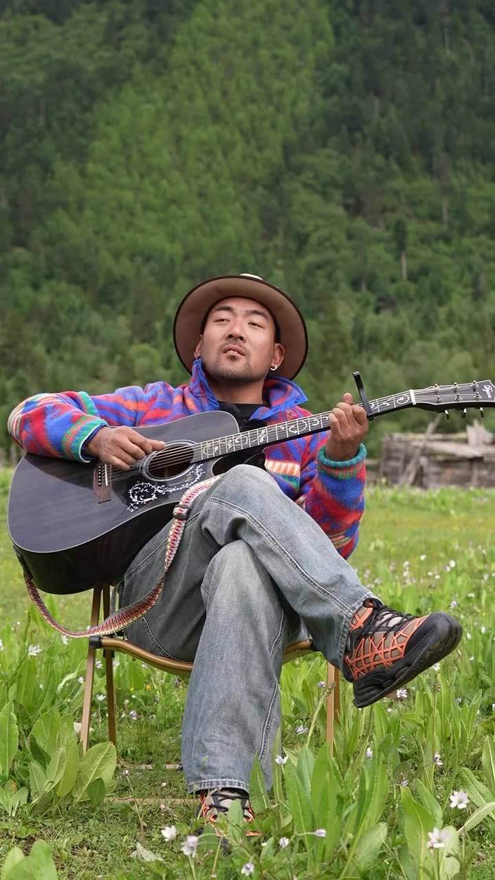 Singing clip of Tibetan singer Paljen Wangyal during the shooting of A Joyful Picnic Season VII