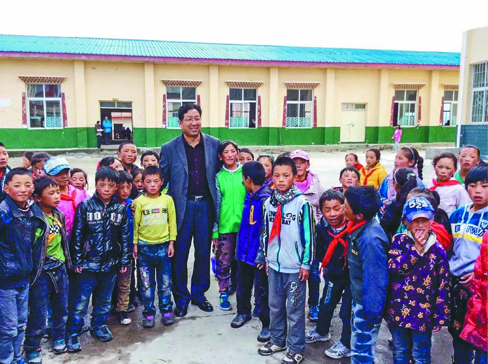 བོད་ཀྱི་བརྡ་སྤྲོད་སྨྲ་བའི་ཁྱུ་མཆོག་སྟེ་དགེ་རྒན་ཆེན་མོ་ལྕགས་ཐར་རྒྱལ།