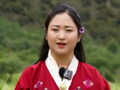 Singing clip of Tibetan song