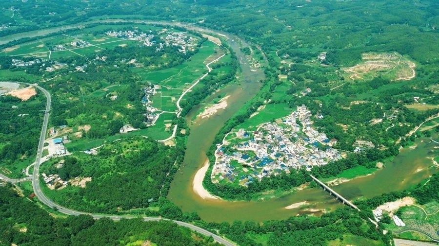 學(xué)習(xí)進(jìn)行時(shí)｜“綠水青山就是金山銀山”——習(xí)近平推動(dòng)生態(tài)環(huán)境保護(hù)的故事