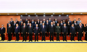 习近平会见澳门特别行政区新任行政、立法、司法机构负责人