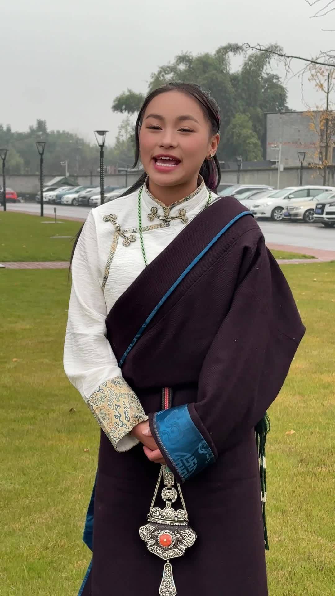 Tibetan folk song by Tashi Lhamo from Sershul County