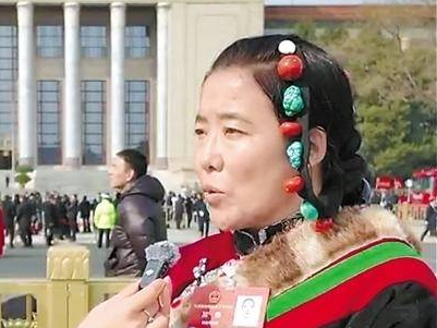 全国人大代表其德:
以“和美”为笔 绘就乡村新蓝图