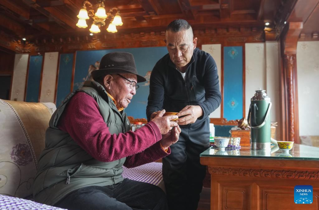 Former serf embraces new life after democratic reform in Xizang